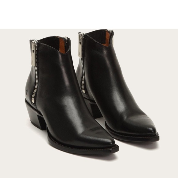 Frye Sacha Zip Shortie Black Leather Ankle Booties - Picture 2 of 16